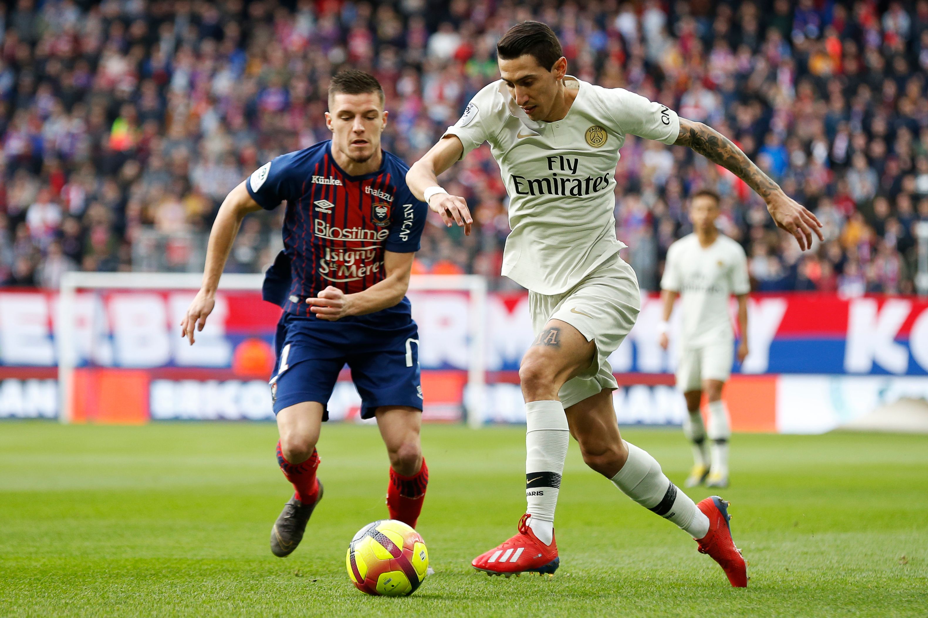 德天空&图片报：奥格斯堡已解雇瓦格纳，球队3胜1平8负排第14（德媒：奥格斯堡解雇主帅瓦格纳，3胜1平8负暂列第14位）