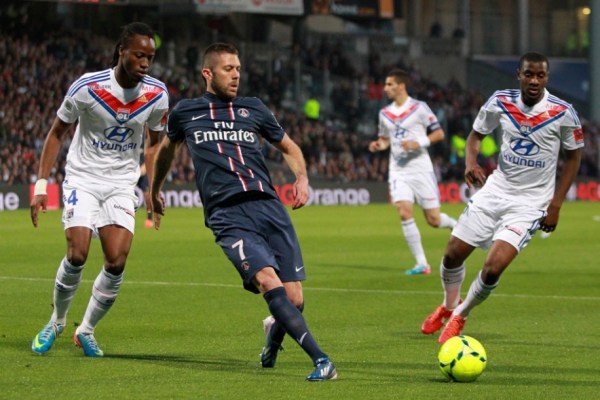 大连球迷给李昂留言寻求“信号”和“定心丸”，李昂点赞了（大连球迷向李昂留言求“信号”和“定心丸”，李昂已点赞）