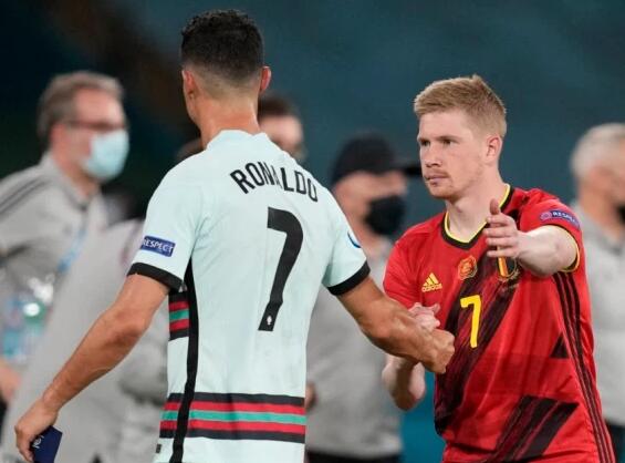 篮球篮网明星球员强调团结：我们是一支队伍（篮网核心强调团结：我们是一体）