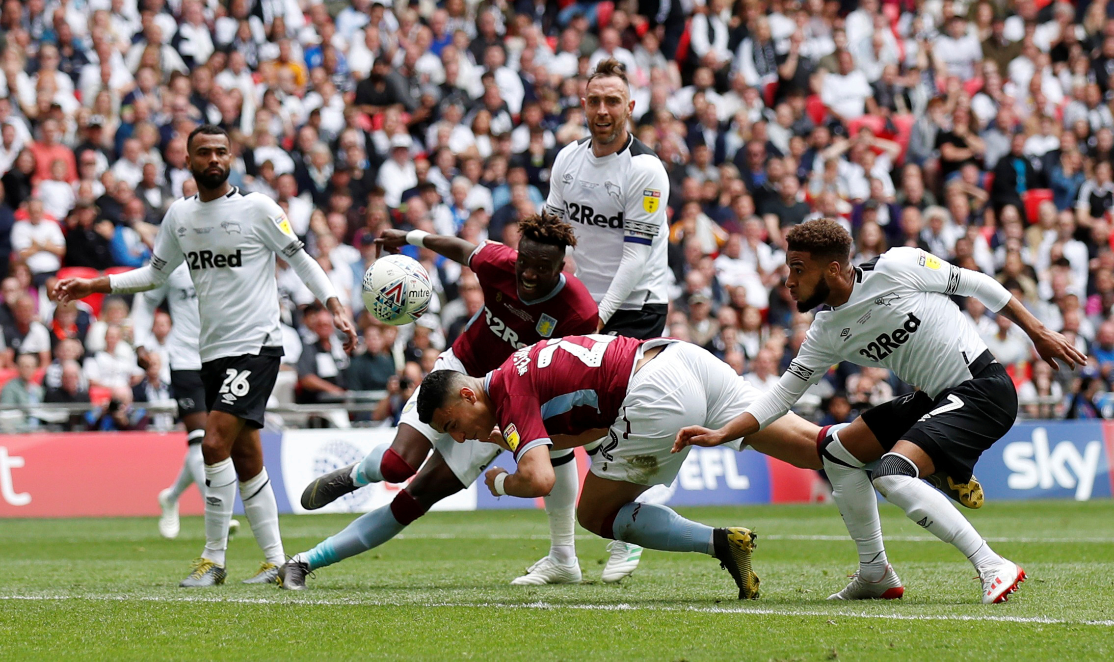 网络讨论持续升温（网络热议不断升温）