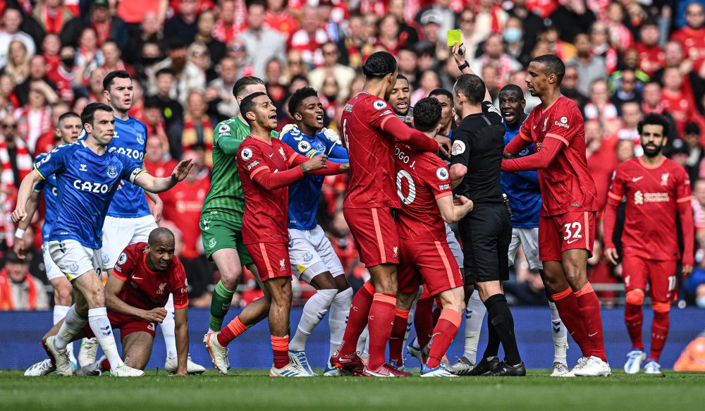 解说到了一个亚冠精英联赛的超巨失误…（解说直击亚冠精英联赛顶级球星的致命失误）