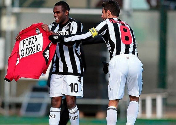 足球报：多支中超球队巨额欠税，以亿元为单位拖欠税款（足球报：多家中超俱乐部拖欠税款，规模以亿元计）